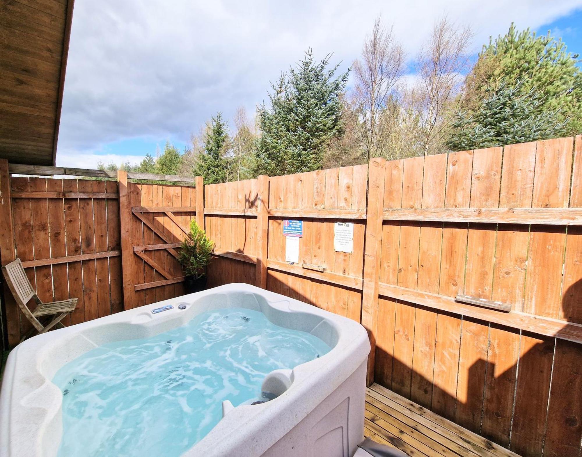Lomond 4 With Private Hot Tub - Fife - Loch Leven - Lomond Hills Βίλα Kelty Εξωτερικό φωτογραφία